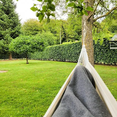 Black-painted Log House Overlooking Vejle Fjord Casa de Férias Børkop